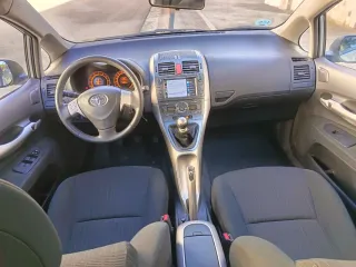 Toyota Auris impecable Pegatina C