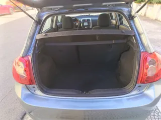 Toyota Auris impecable Pegatina C