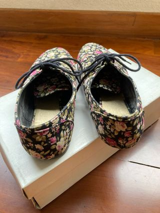 Zapatos planos florales mujer con cordones