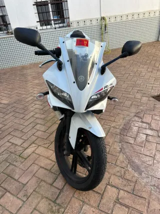 Yamaha YZF R125 Blanca