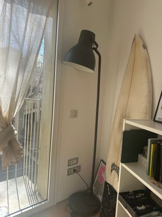 Lámpara de pie Ikea HEKTAR Negra