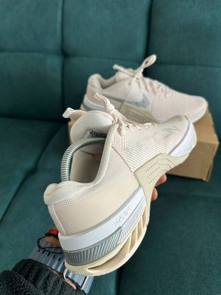 Nike Metcon 8 Light Soft Pink Talla 42