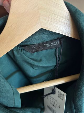 Cazadora bomber Zara verde y amarilla