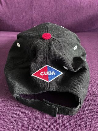 Gorra de béisbol negra con Cuba