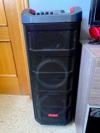 Altavoz AIWA Negro con Luces