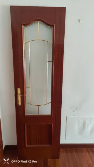 Puerta madera y cristal
