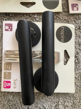 Manillas de puerta negras Inspire Sara (5 unidades