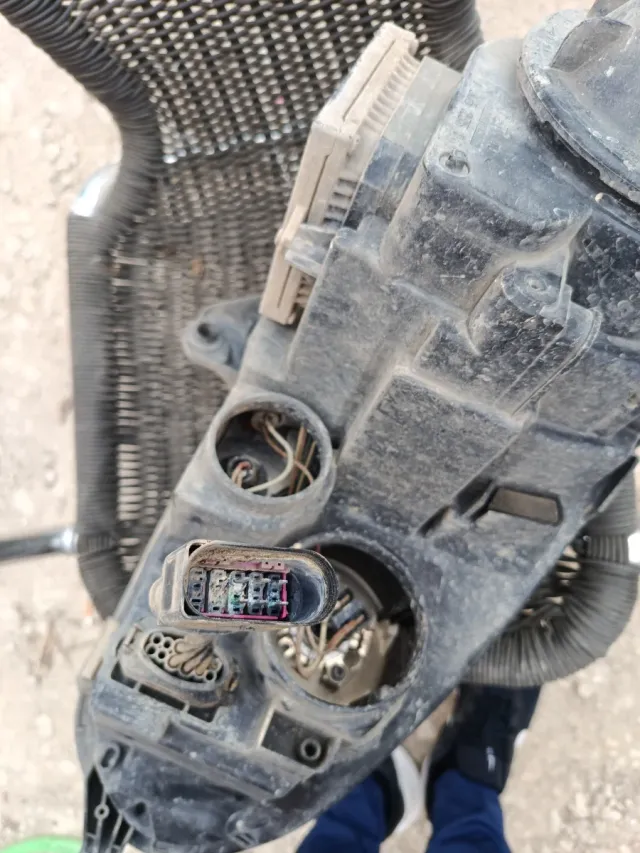 Faro Izquierdo Xenon Golf V