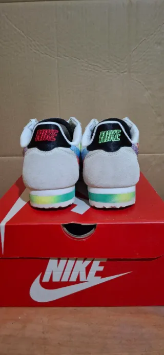 Nike Cortez "Be True"