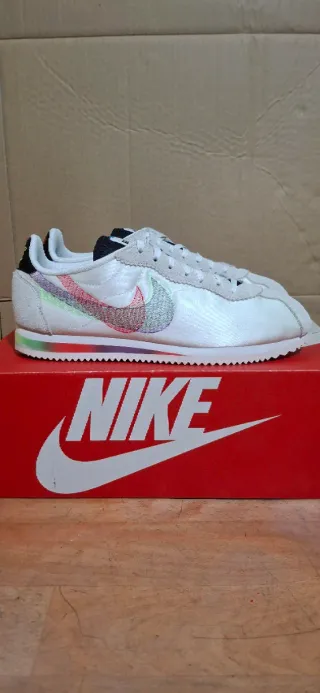 Nike Cortez "Be True"