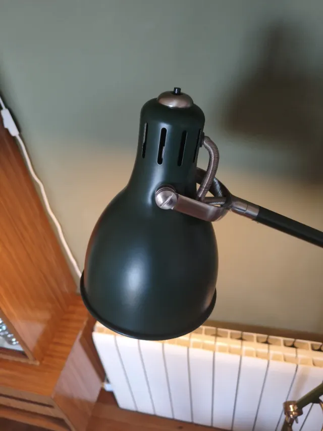 Lámpara de pie verde Ikea