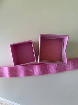 Caja de anillo Swarovski rosa