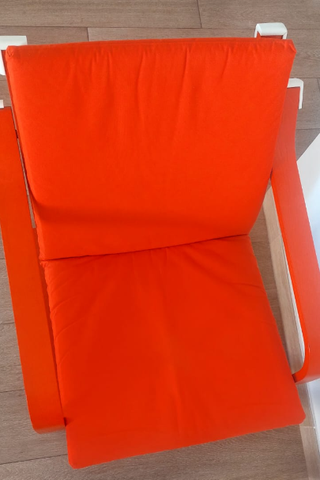 Poltrona POÄNG IKEA a schienale basso rosso