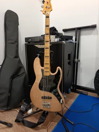 Bajo Squier Classic Vibe 70s