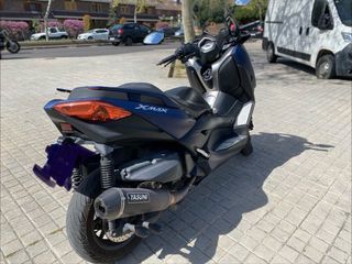 Yamaha Xmax 400cc.