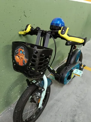 Bicicleta infantil 12 Btwin con ruedines