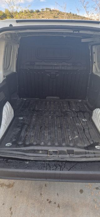 Peugeot Partner 2021