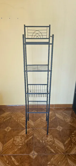 Estantería de hierro negra