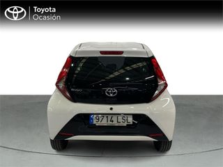 TOYOTA Aygo 5 Puertas x-play 70 Manual 5v