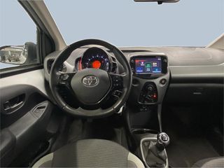 TOYOTA Aygo 5 Puertas x-play 70 Manual 5v