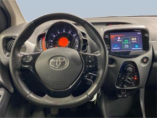 TOYOTA Aygo 5 Puertas x-play 70 Manual 5v