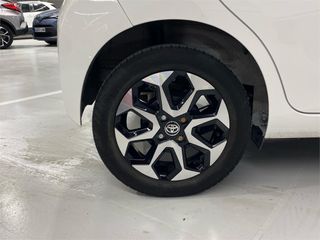 TOYOTA Aygo 5 Puertas x-play 70 Manual 5v