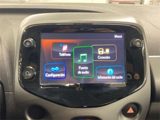 TOYOTA Aygo 5 Puertas x-play 70 Manual 5v