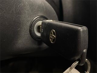 TOYOTA Aygo 5 Puertas x-play 70 Manual 5v