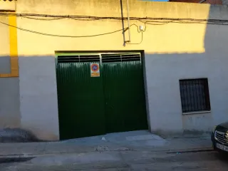 Se alquila nave industrial,