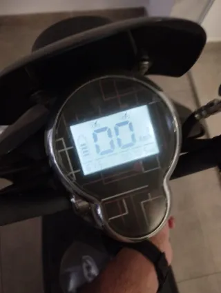 Moto Eléctrica Volta VS2 negra nueva sin uso.