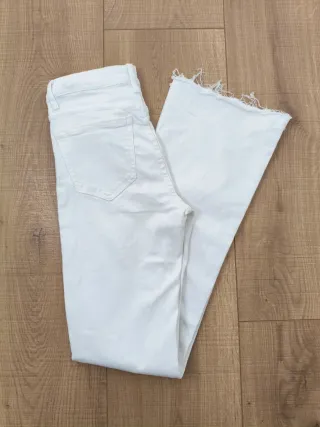 Pantalón flare blanco elástico Mango Talla 34