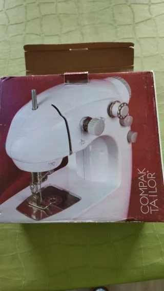 Máquina de coser Compak Tailor