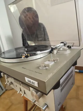 Toca Discos Akai AP-100 Retro