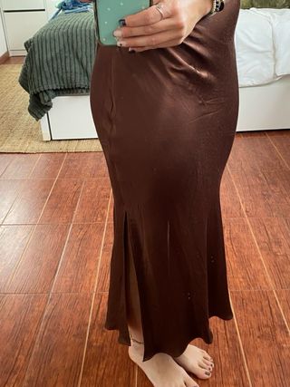 Vestido largo satén marrón