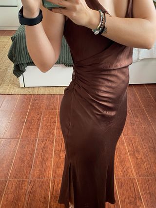 Vestido largo satén marrón