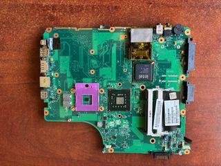 Lote PC Gigabyte: Placa Base, CPU, RAM, Disipador