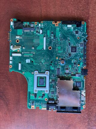 Lote PC Gigabyte: Placa Base, CPU, RAM, Disipador