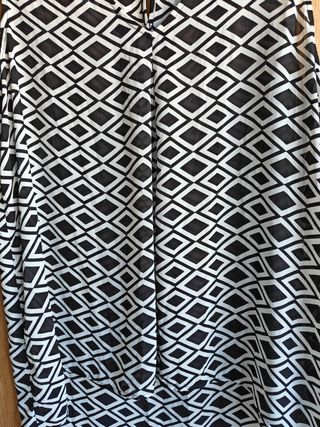 Blusa sem mangas com padrão geométrico