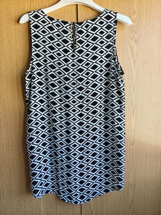 Blusa sem mangas com padrão geométrico