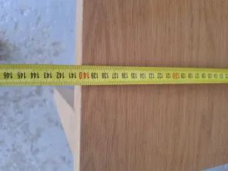 Mesa de comedor de madera