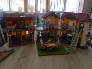 Casita y jardín Sylvanian Families con luz