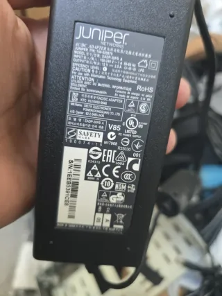 Router Juniper SRX100