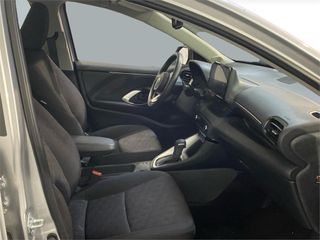 TOYOTA Yaris ACTIVE PLUS