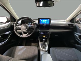 TOYOTA Yaris ACTIVE PLUS