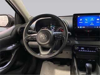 TOYOTA Yaris ACTIVE PLUS