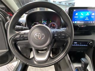 TOYOTA Yaris ACTIVE PLUS