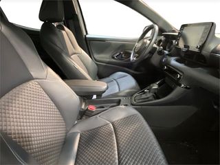 TOYOTA Yaris 5P Style 120H e-CVT