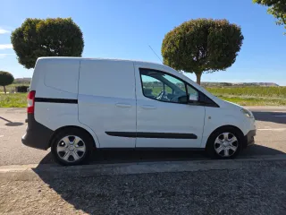 Ford Transit Courier 2015