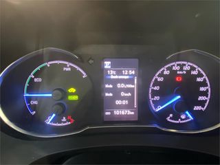TOYOTA Yaris 5P Feel! 100H Automático (e-CVT)