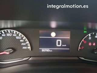 Peugeot 2008 Active BlueHDI 81kW (110CV)